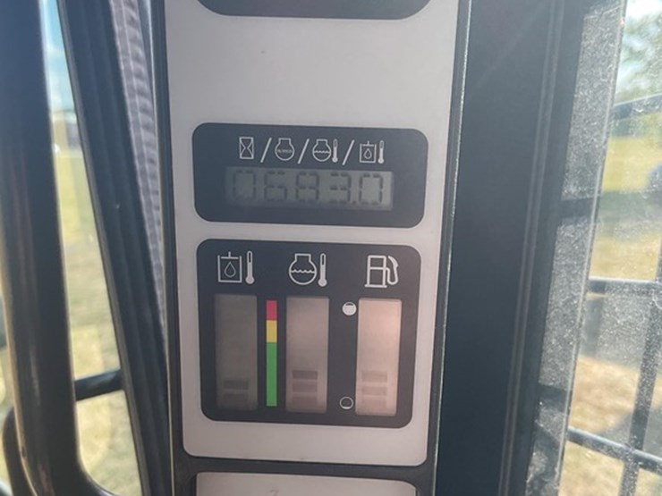 2012-new-holland-l225-image-27