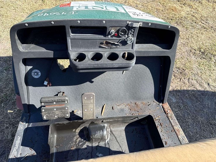 2004-e-z-go-workhorse-electric-utility-cart-image-10