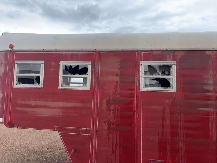 horse-transport-5th-wheel-livestock-trailer-image-10