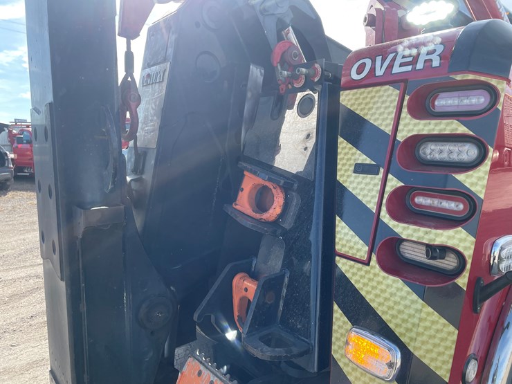 #3824-•-2019-peterbilt-heavy-rotator-(has-mn-title-in-delay,-may-take-6-8-weeks)-image-27