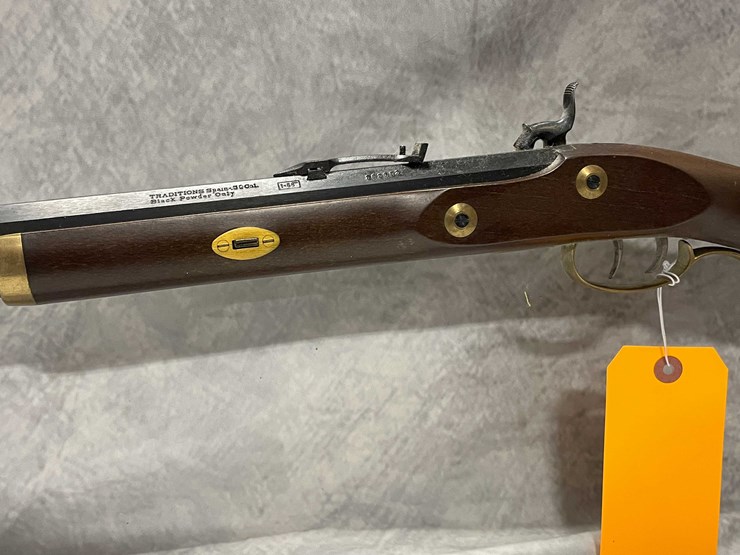 #8070-•-traditions-,-.50-cal.-muzzleloader,-sn:-202082,-(neenah,-wi)-image-14