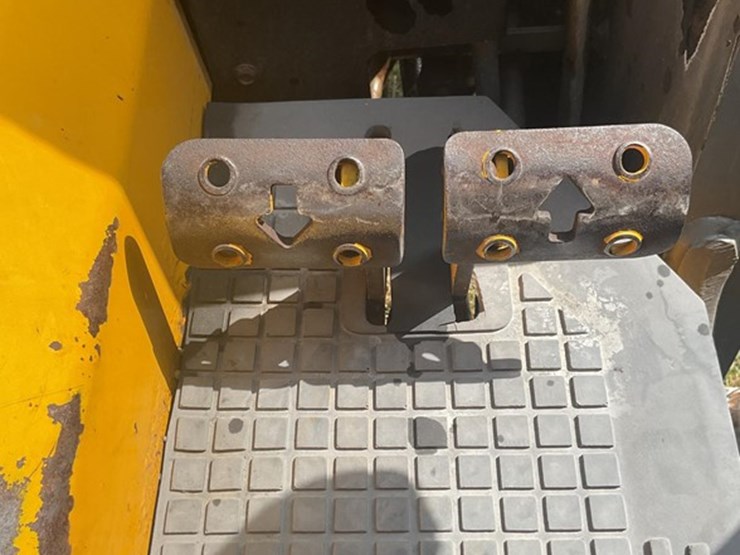 1997-massey-ferguson-660-image-27