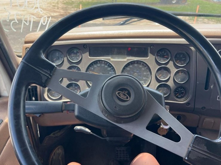 mack-granite-cv713-image-30