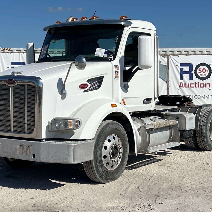 2017 PETERBILT 567