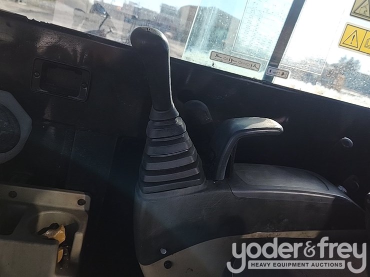 2018-caterpillar-305.5-image-24