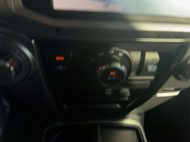 2016-toyota-4-runner-image-24