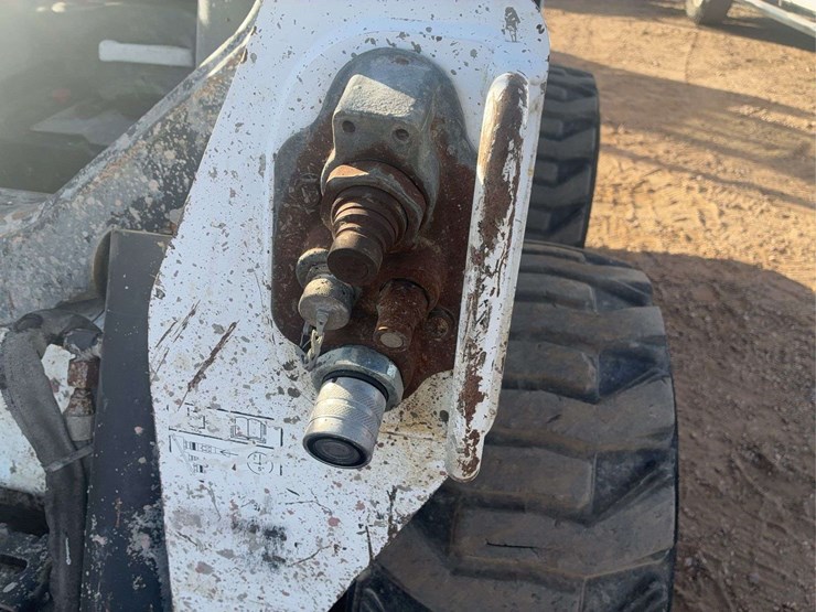 2019-bobcat-s570-image-33