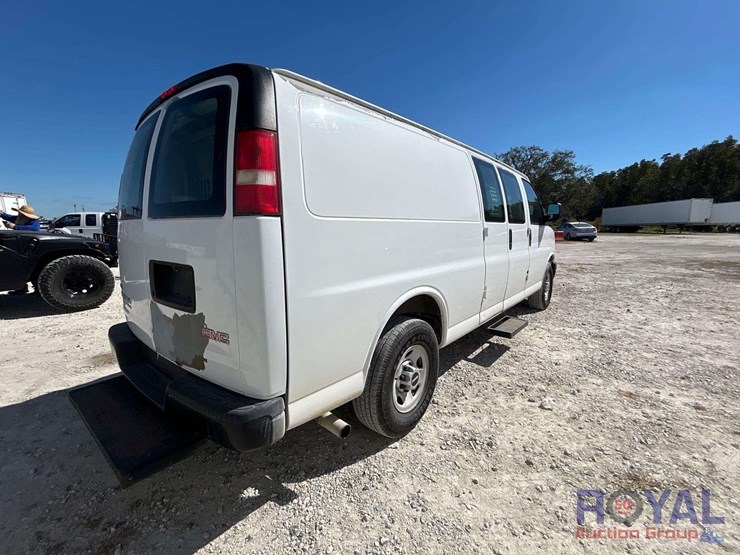 2012-gmc-3500-image-3