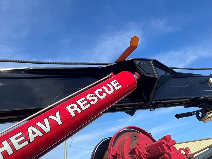 #3824-•-2019-peterbilt-heavy-rotator-(has-mn-title-in-delay,-may-take-6-8-weeks)-image-37