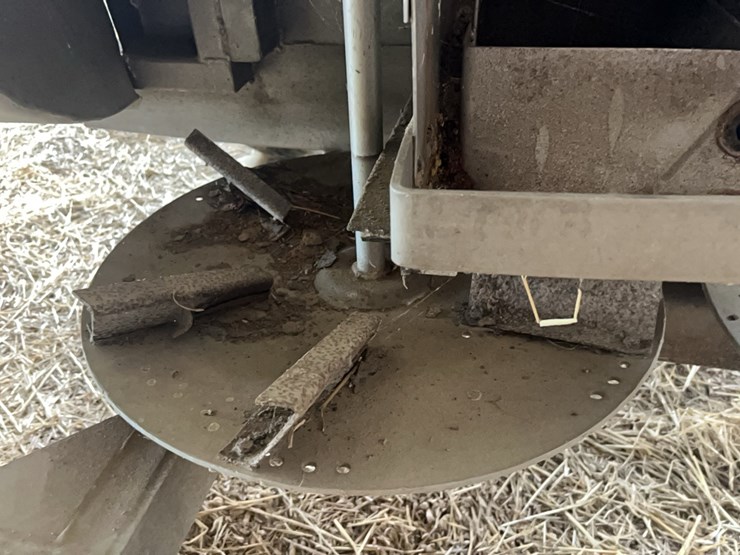 agricraft-fertilizer-buggy-dual-spinner-image-10