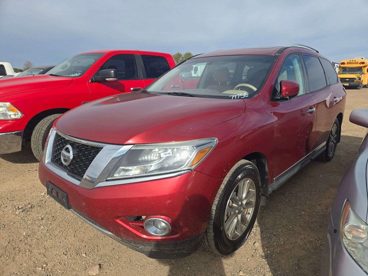 2014-nissan-pathfinder-sl-image-1