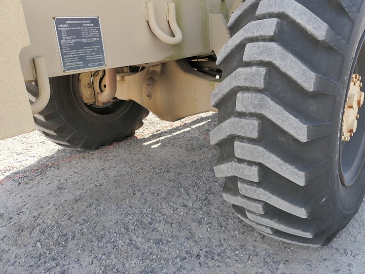 1990-sky-trak-6000m-image-14