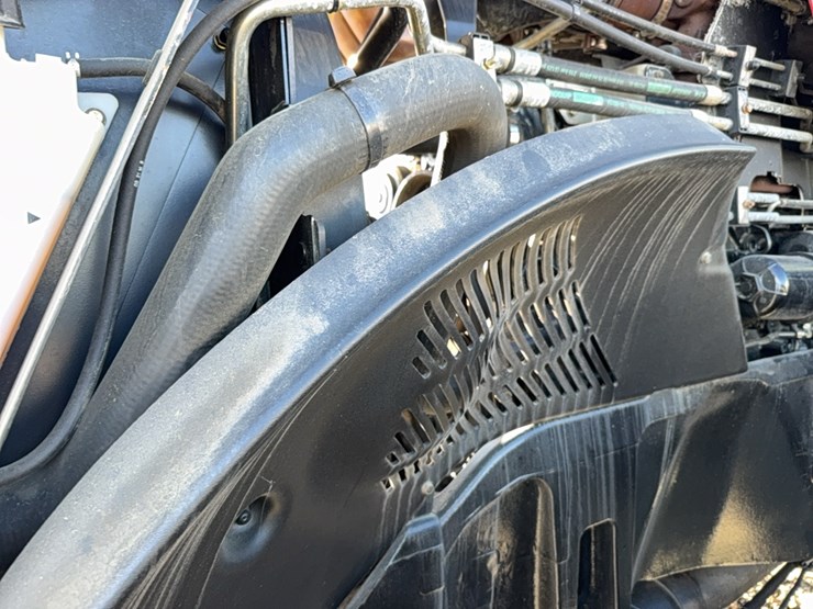 2017-case-ih-magnum-250-image-58