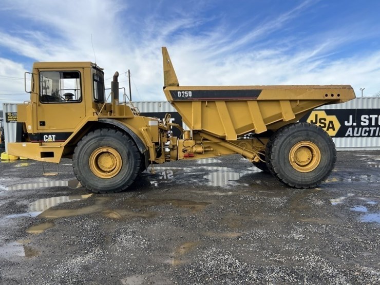 1995-caterpillar-d25d-image-7