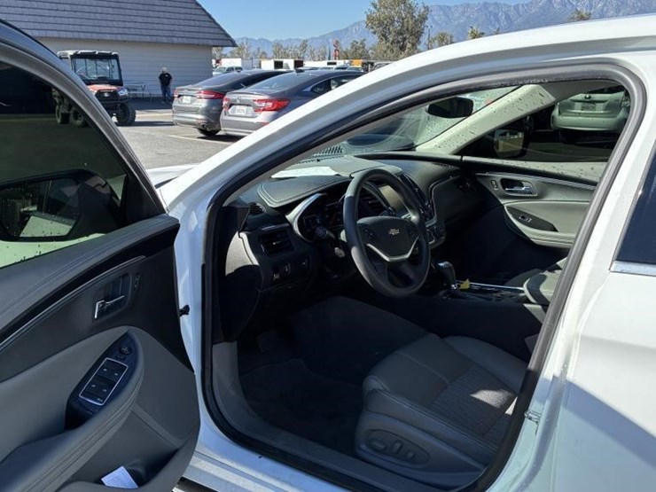 2018-chevrolet-impala-sedan-image-12