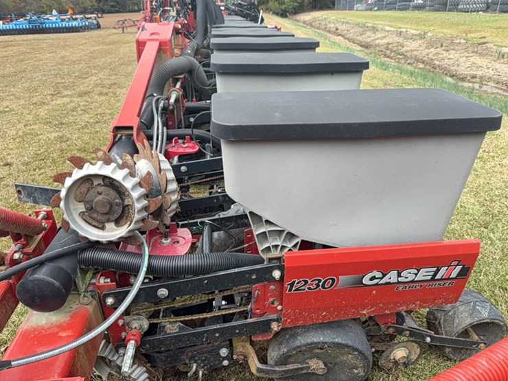 case-ih-1230-image-22