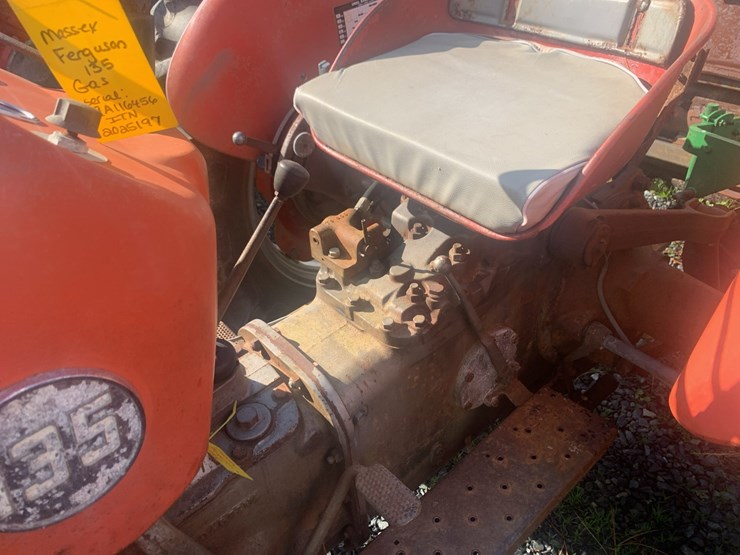 massey-ferguson-135-image-12