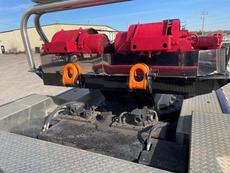 #3824-•-2019-peterbilt-heavy-rotator-(has-mn-title-in-delay,-may-take-6-8-weeks)-image-6