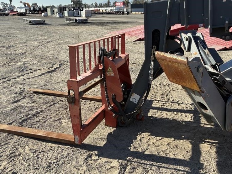 2018-skyjack-sj1056th-image-5