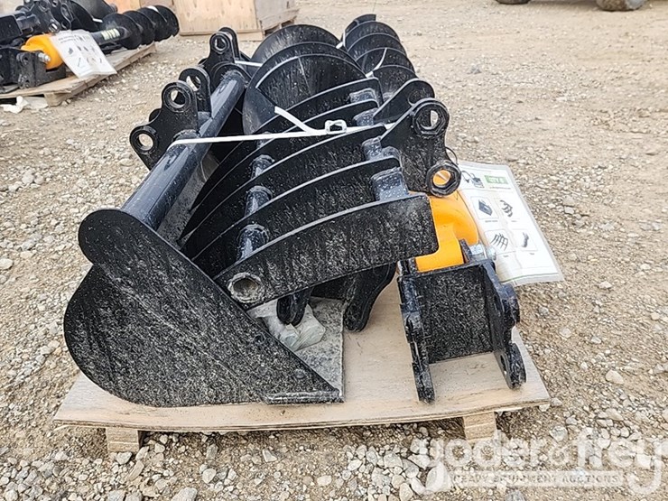 2025-caterpillar-301.8-image-9