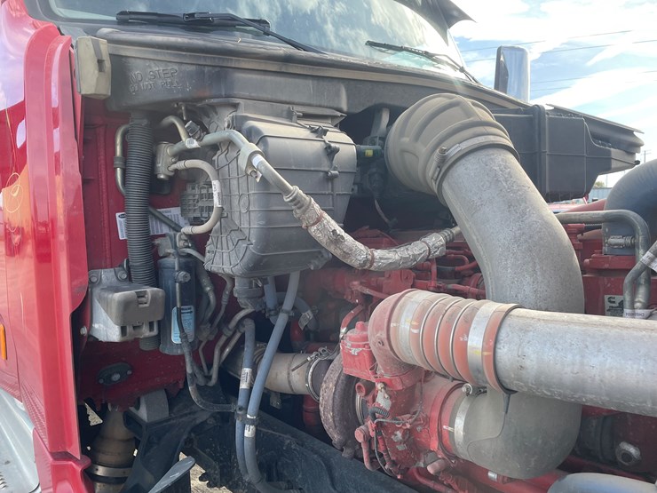 #3822-•-2019-peterbilt-heavy-rotator-truck-(has-mn-title-in-delay,-may-take-6-8-weeks)-image-80