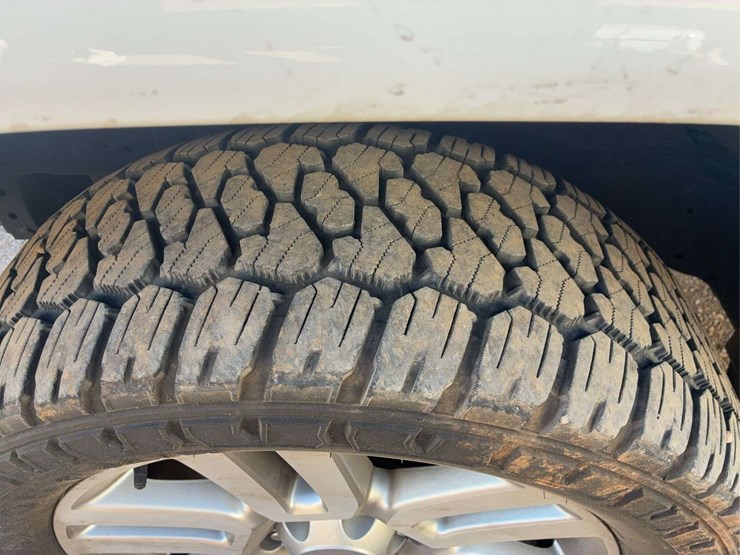 2016-toyota-4-runner-image-32