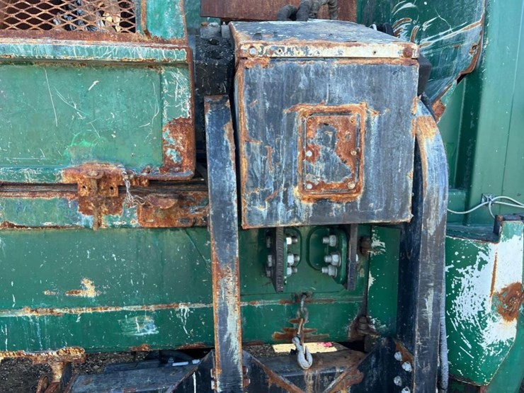 2014-mack-leu613-image-17