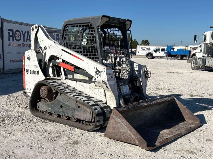 2013-bobcat-t590-image-2