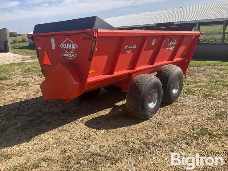 2012-kuhn-8124-slinger-manure-spreader-image-5