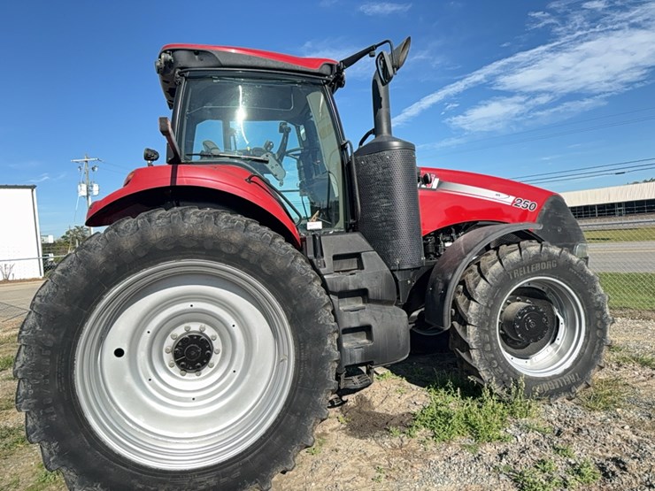 2017-case-ih-magnum-250-image-17