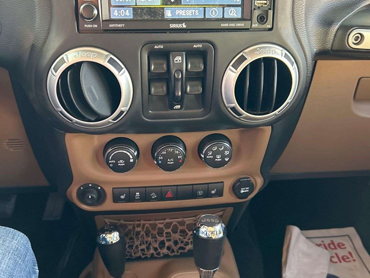 2013-jeep-wrangler-image-16