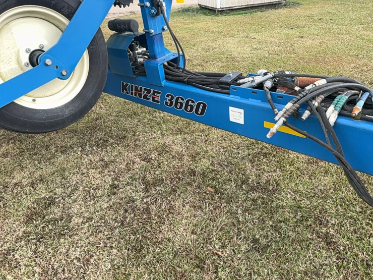 kinze-3660-image-11