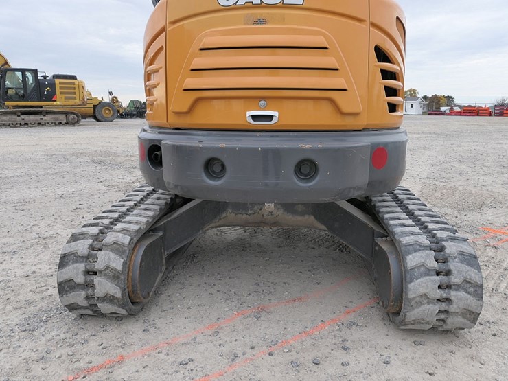 2019-case-cx37c-image-14