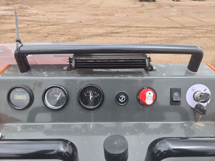 2024-hrc700-hurricane-mini-skid-steer-image-10