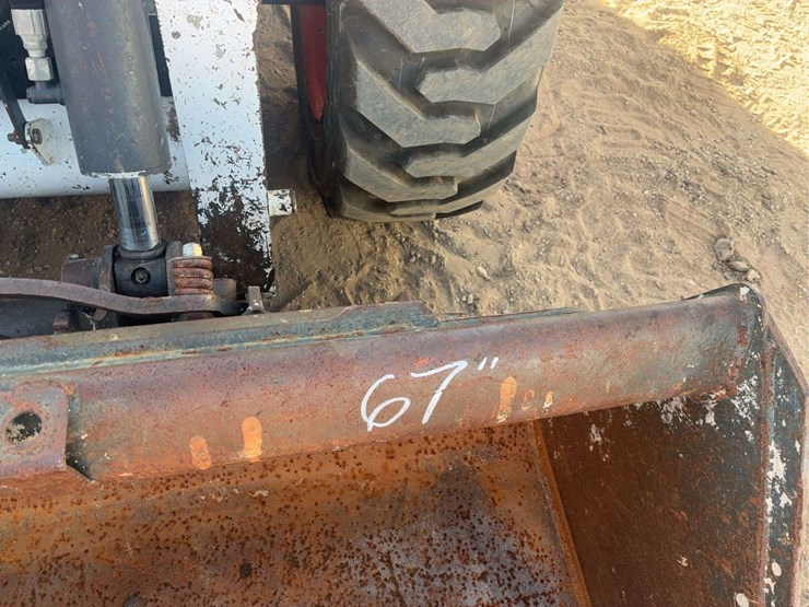 2019-bobcat-s570-image-8