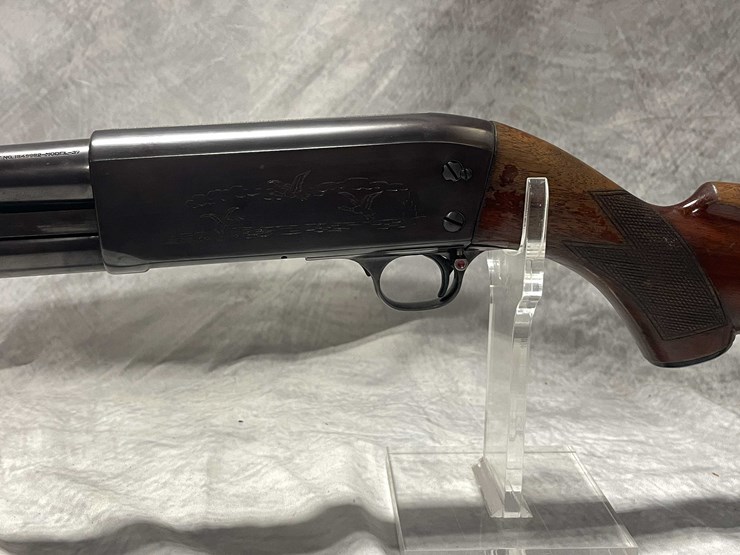 #7038-•-ithaca-model-37,-12-ga.-pump-action-shotgun,-sn:-26995,-(neenah,-wi)-image-8