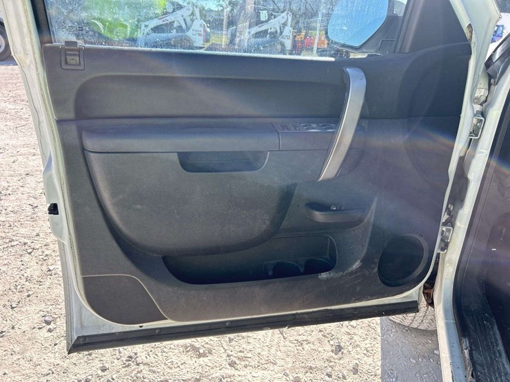 2012-chevrolet-silverado-1500-image-10