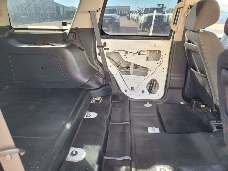 2010-chevrolet-tahoe-ls-image-20