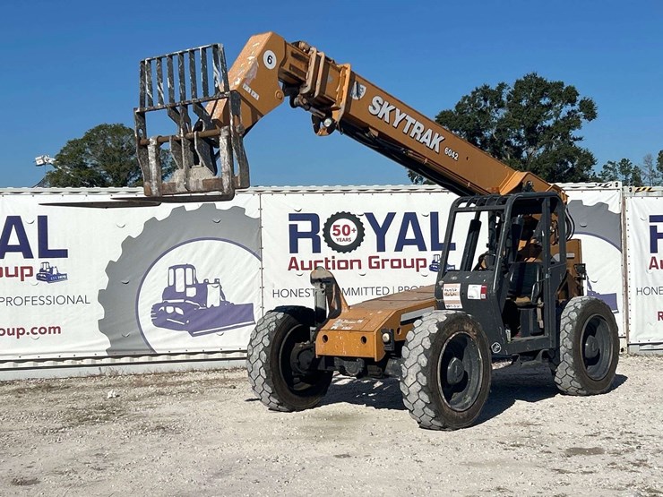 2013-sky-trak-6042-image-1