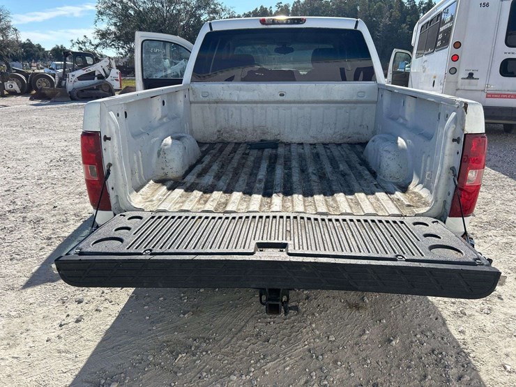 2012-chevrolet-silverado-1500-image-23