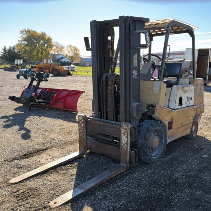 #1353 • Yale GTC080 Forklift
