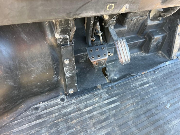 2019-kubota-rtvx1140-image-22