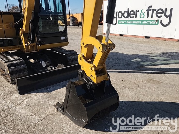 2018-caterpillar-305.5-image-19