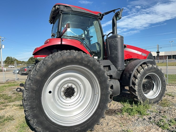 2017-case-ih-magnum-250-image-16