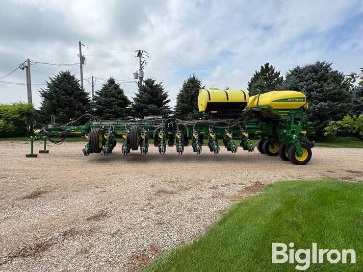 2021-john-deere-1775nt-image-8