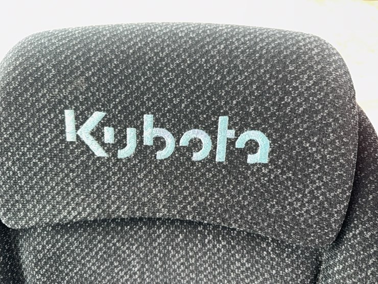 kubota-m7-172-premium-image-93