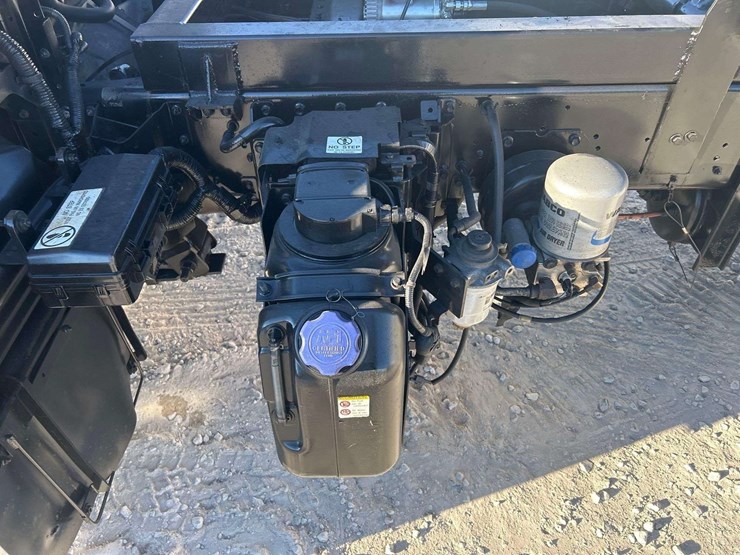 2018-isuzu-ftr-image-14