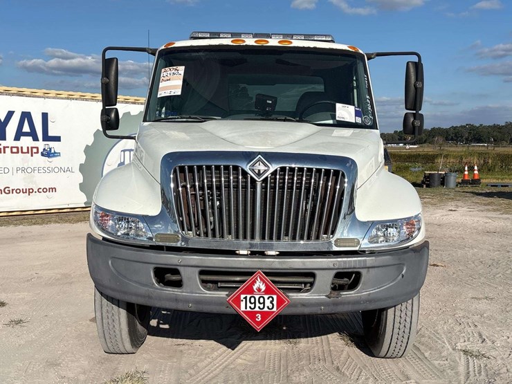 2006-international-durastar-4300-image-45