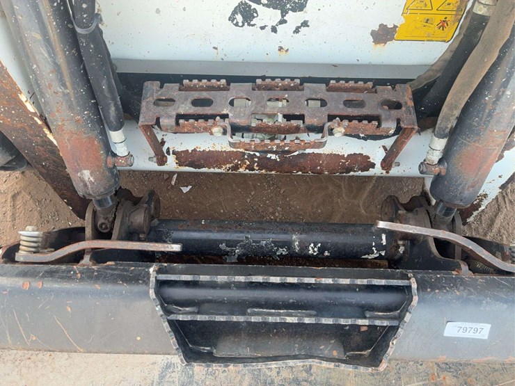 2021-bobcat-s590-image-10