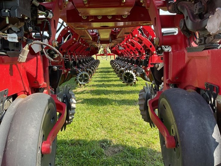 2022-case-ih-2150-image-7